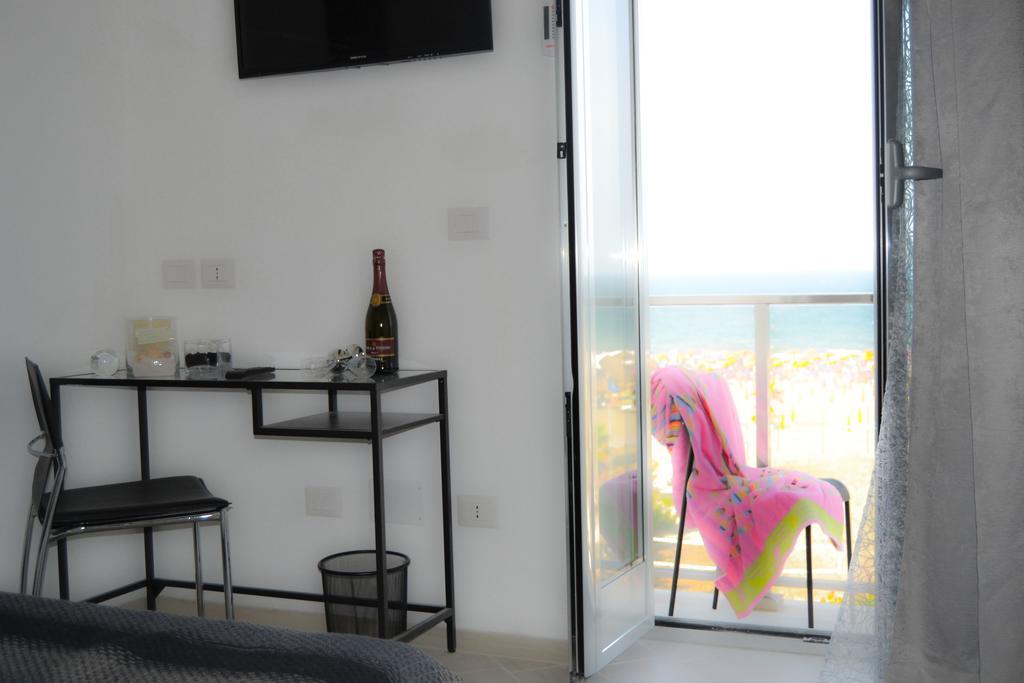 Sottosopra Bed & Breakfast Margherita Di Savoia Ngoại thất bức ảnh